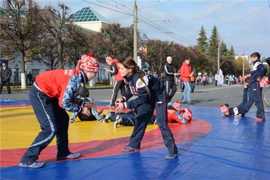 Спортивный бульвар познакомил горожан и гостей Чебоксар со спортивными федерациями