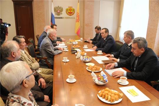 Глава города Чебоксары Леонид Черкесов встретилися с членами регионального отделения «Союз художников Чувашии» Всероссийской творческой общественной организации «Союз художников России»