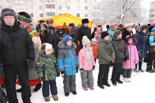 Леонид Черкесов принял участие в новогоднем празднике на Южном поселке