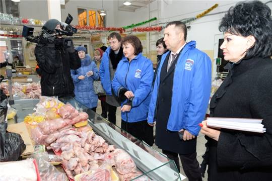 Депутаты провели рейд «Народный контроль» на продовольственных рынках города