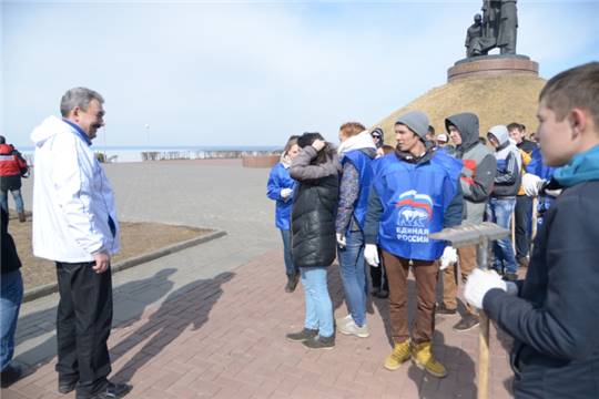 Глава города Чебоксары принял участие в первой акции санитарно-экологического месячника