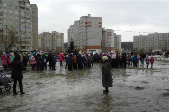 Новогоднее мероприятие по пр-ту Тракторостроителей,58 и по ул. Пролетарская,21/22 от 23.12.2015г. О.В. Скворцов (для размещения на сайт ЧГСД) для размещения 24.12.2015