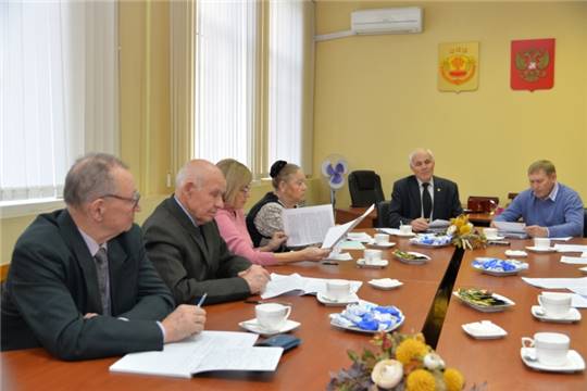 Совет старейшин при Чебоксарском городском Собрании депутатов обсудил качество работ столичных управляющих компаний