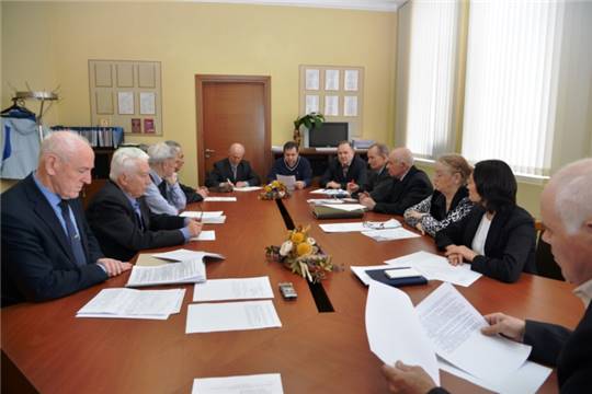 Подготовку школ к новому учебному году обсудили члены Совета старейшин при Чебоксарском городском Собрании депутатов