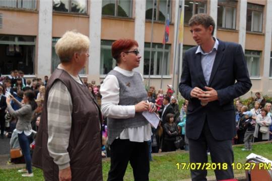 Двойной праздник: 50 лет назад в чебоксарской школе № 33 прозвучал Первый звонок