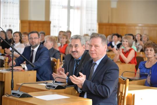 В Чебоксарах наградили победителей городских конкурсов «Воспитатель года», «Педагог-профессионал» и «Лучшие руководители РФ»