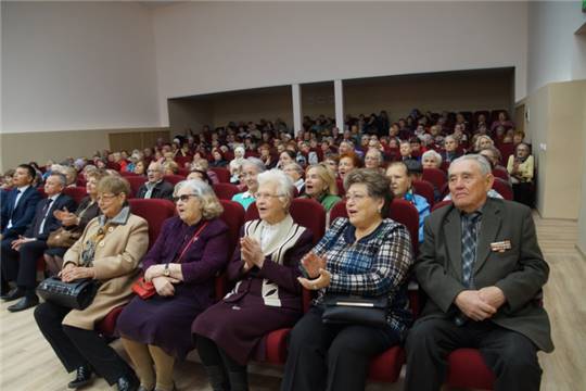 Владимир Кузин поздравил представителей старшего поколения с Международным днем пожилых людей