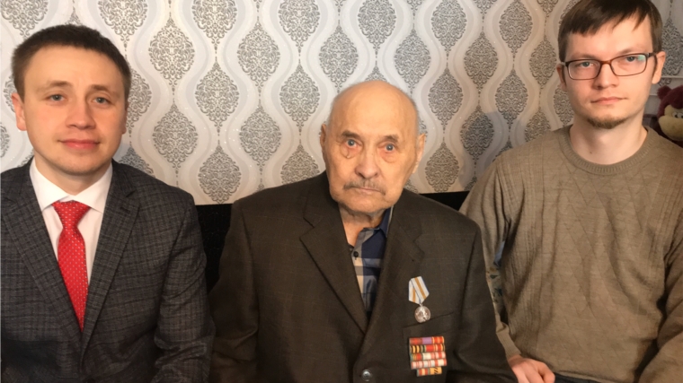 г. Новочебоксарск: юбилейную медаль в честь 75-летия Великой Победы вручили участнику войны Петру Васильевичу Васину