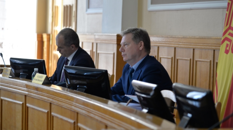Депутаты внесли изменения в бюджет и решили внести предложение присвоить городу Чебоксары почетное звание «Город трудовой доблести»