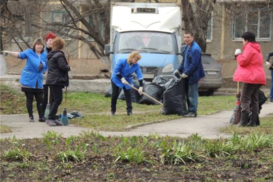 Депутаты НГСД приняли участие в субботнике