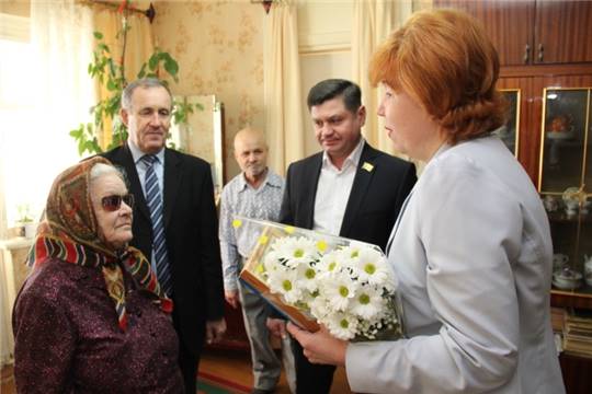 Жительнице города Новочебоксарска, ветерану Великой Отечественной войны Анастасии Ивановне Анашкиной исполнилось 90 лет