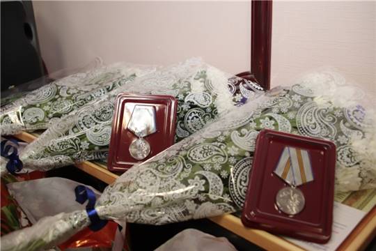 75-летие Победы в Великой Отечественной войне: ветеранам ТОС «Юраковский» вручили юбилейные медали