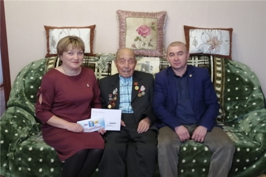 90-летний юбилей отмечает труженик тыла, житель с.Сугуты Иван Николаевич Ильин