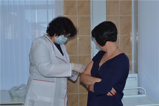 В Алатырской центральной районной больнице проходит прививочная кампания против гриппа