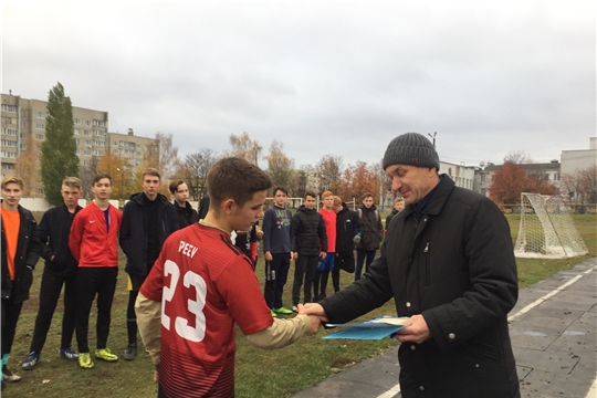 Победителем городского турнира по футболу среди школьников стала команда гимназии №6
