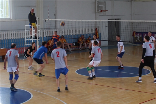 Команда алатырской администрации достойно выступила на республиканских соревнованиях по волейболу