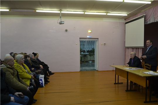 Глава алатырской администрации В.И. Степанов принял участие в родительском собрании в школе №9