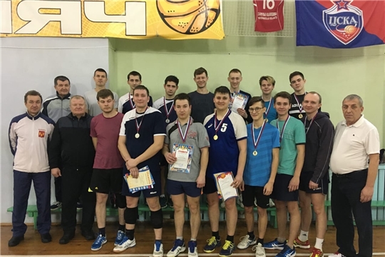 В Алатыре прошёл Чемпионат города по волейболу среди мужских команд