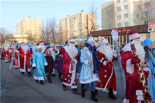 Парад Дедов Морозов и Снегурочек в Алатыре