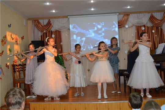 В Алатырской детской школе искусств прошёл отчётный концерт, посвящённый закрытию Года театра в России