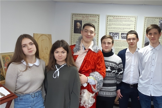 Воспитанников центра помощи детям-инвалидам во имя святителя Луки Войно-Ясенецкого поздравили с Новым годом