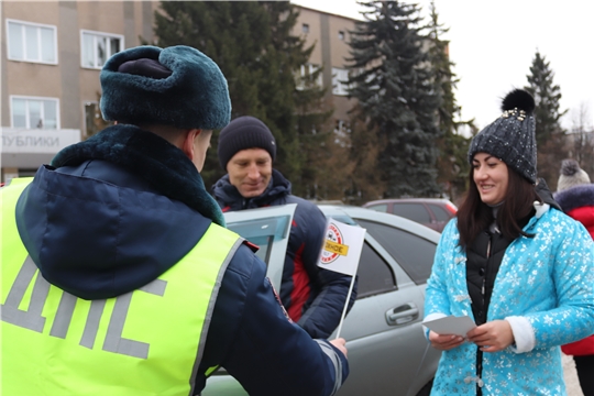 Автомобилистов поздравили с наступающими праздниками