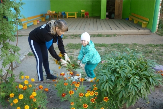 Сохраним природу чистой: в чебоксарских детских садах проводятся субботники и экологические мероприятия