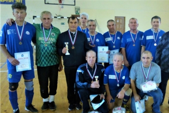 Команда «Восток» стала «серебряным» призером открытого турнира по мини-футболу среди ветеранов 60 лет и старше
