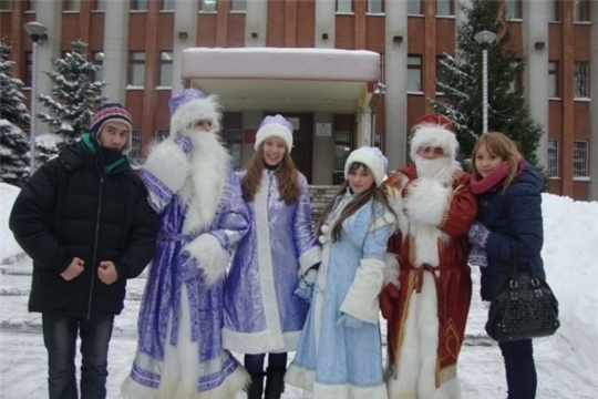 В Ленинском районе стартовал новогодний проект «Деда Мороза вызывали?»