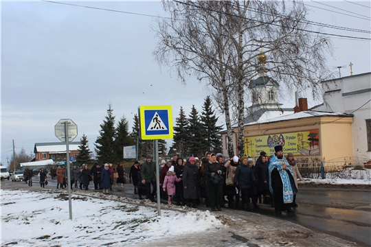 В городе Канаш прошел Крестный ход в честь Казанской Божией Матери и Дня народного единства