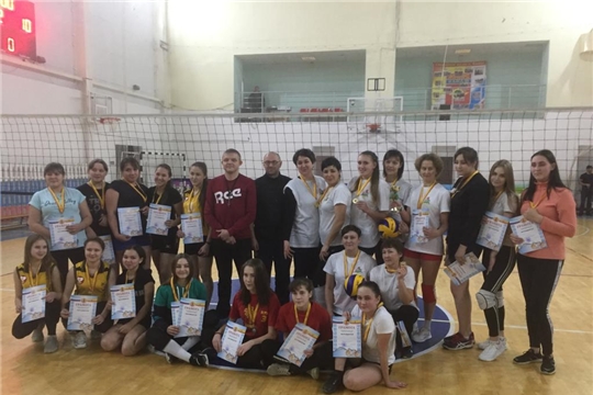 Завершился розыгрыш звания чемпиона города Канаша по волейболу сезона 2019 года среди женских команд