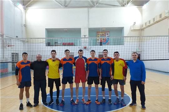 Сборная команда города Канаш выходит в четвертьфинал Кубка Чувашской Республики по волейболу среди мужских команд