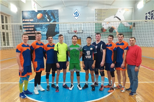 Сборная команда города Канаш выходит в полуфинал Кубка Чувашской Республики по волейболу среди мужских команд