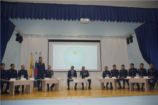 Министр МЧС Чувашии Вениамин Петров на встрече с выпускниками Сызранского высшего военно-авиационного училища лётчиков