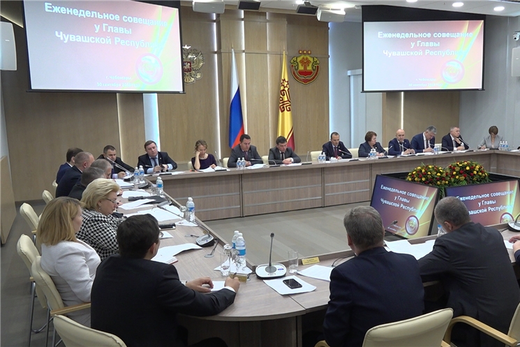 Тему проведения дорожных работ обсудили на еженедельном совещании правительства