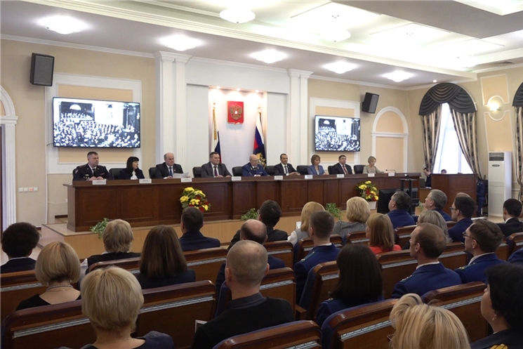 Глава Чувашии принял участие в научно-практической конференции, посвященной Дню юриста