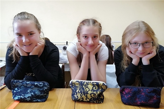 В Центре детского творчества города Шумерля продолжает свою работу студия дизайна одежды «New look»