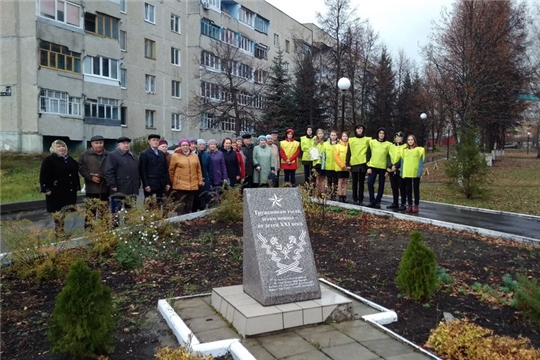 Волонтеры гимназии №8 продолжили аллею Победы