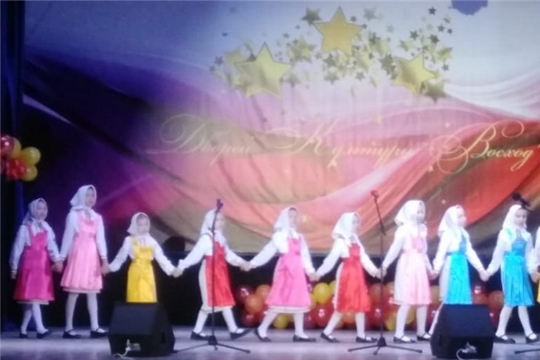 В Шумерле прошел II зональный этап Республиканского фестиваля–конкурса детского художественного творчества «Черчен чечексем» («Цветы Чувашии»)