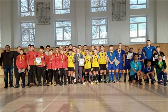 Шумерлинские футболисты стали бронзовыми призерами чемпионата и первенства Чувашской Республики по мини-футболу