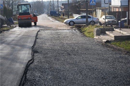 Глава администрации города Шумерля проинспектировал ход работ по ремонту ул. Заводская и ул. Некрасова