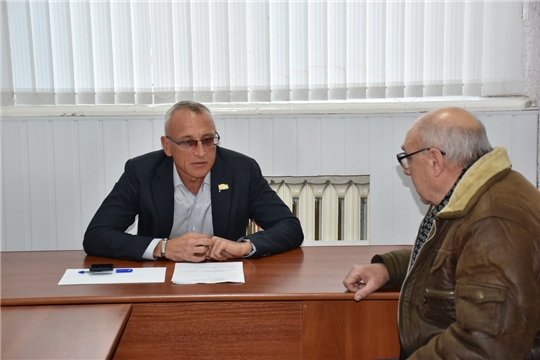 Выездной прием граждан в городе Шумерля депутатом Государственного Совета Чувашской Республики Сергеем Мельниковым