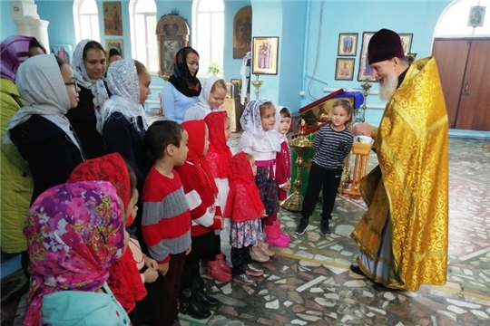 Урок добролюбия прошел с воспитанниками воскресной школы «Свечечка» при Детской библиотеке Ибресинского района
