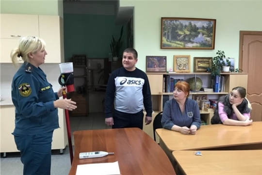 В рамках Месячника по пожарной безопасности в Чебоксарском центре для детей сирот и детей, оставшихся без попечения родителей прошла учебно-тренировочная эвакуация