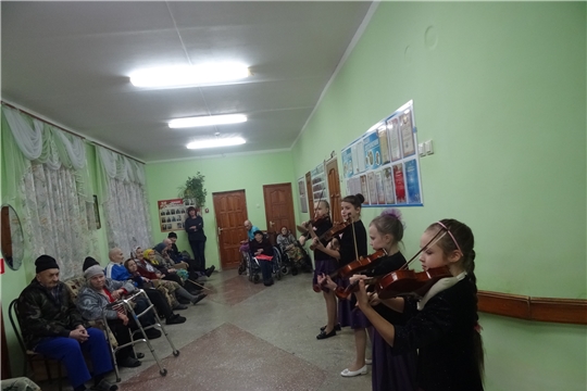 В Калининском районе проведена концертная программа «Тепло сердец»