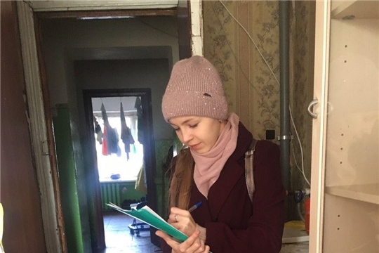 Комиссия по делам несовершеннолетних и защите их прав при администрации Калининского района посетила семьи, находящиеся в социально опасном положении