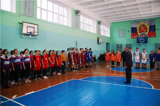 В Чебоксарах стартовало первенство по баскетболу среди юношей и девушек «КЕС-БАСКЕТ» под девизом «Спорт против наркотиков»