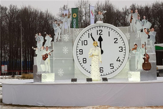 Калининский район: яркие огни иллюминаций приближают горожан к новогодней сказке