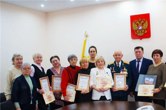 В Калининском районе награждены победители конкурса «Ветераны в строю»