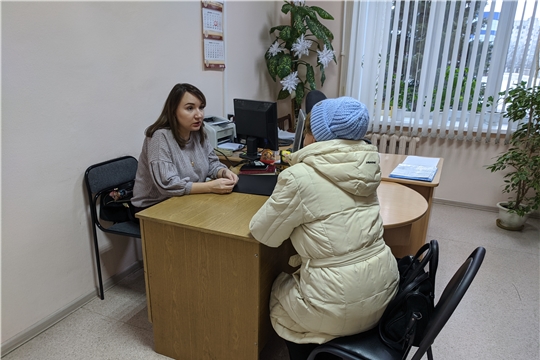 В День Конституции Российской Федерации жители Калининского района получили бесплатную консультацию адвоката
